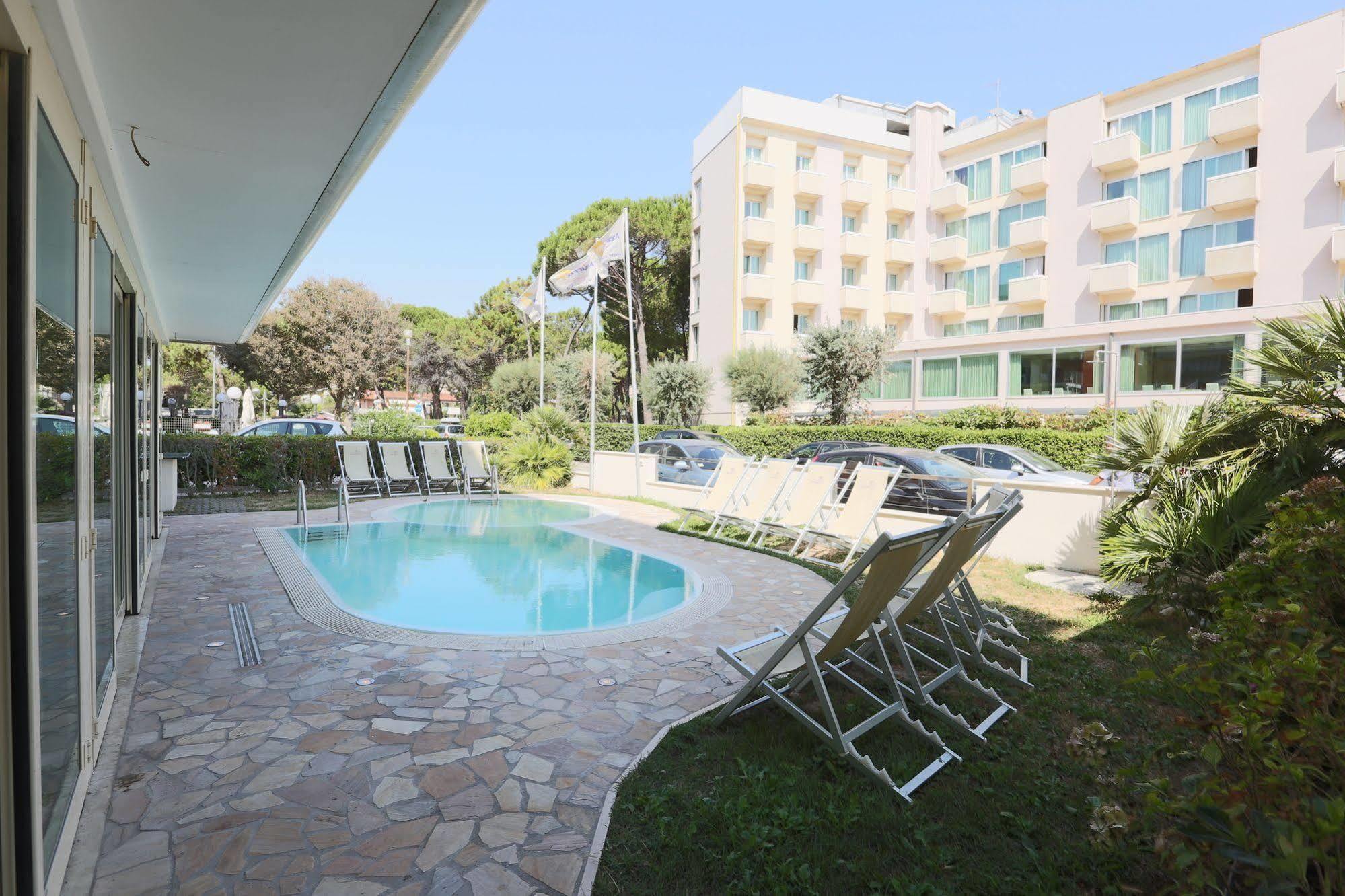 Hotel King - Azzurro Club Морской Милан Экстерьер фото